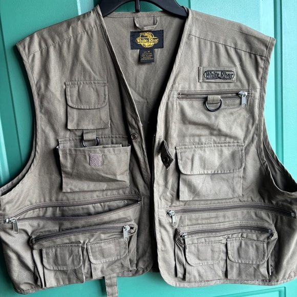 White River size medium men’s tactical vest - Picture 5 of 7